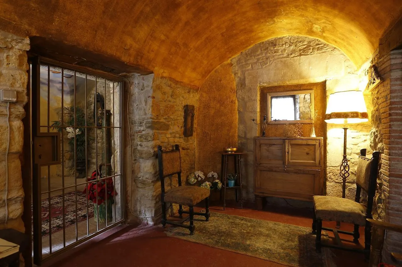 Hostal Blau Peratallada Hotel